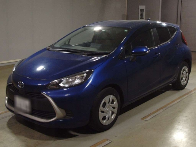 TOYOTA AQUA 2023