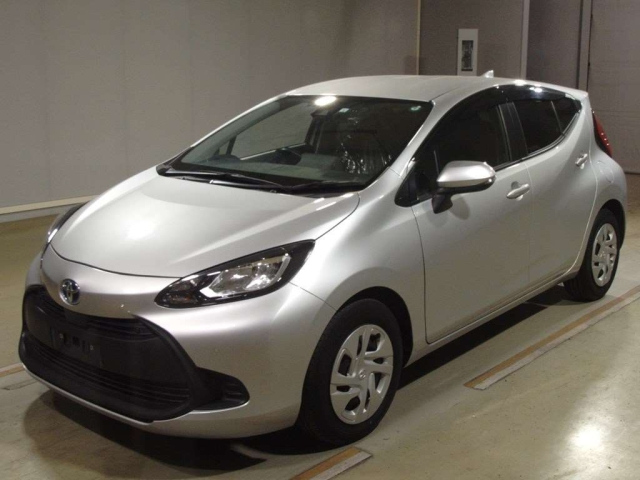 TOYOTA AQUA 2022