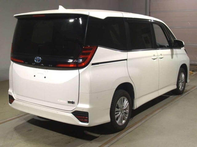TOYOTA NOAH 2023
