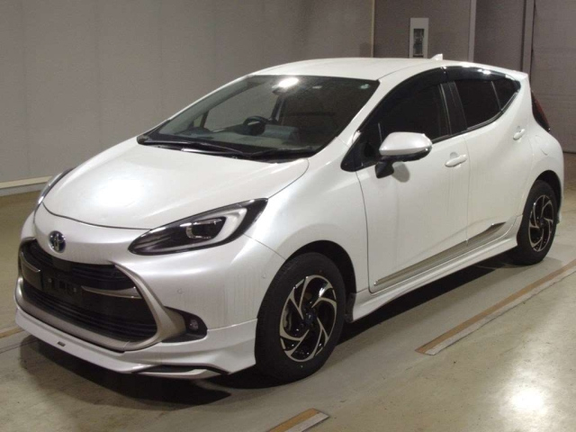 TOYOTA AQUA 2022