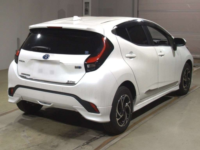 TOYOTA AQUA 2022