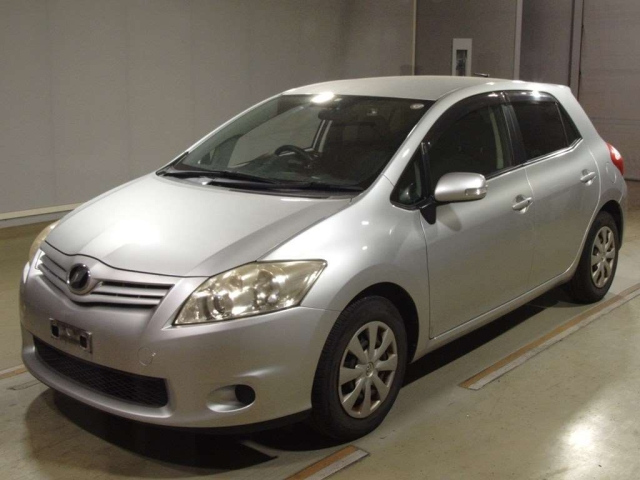 TOYOTA AURIS 2012