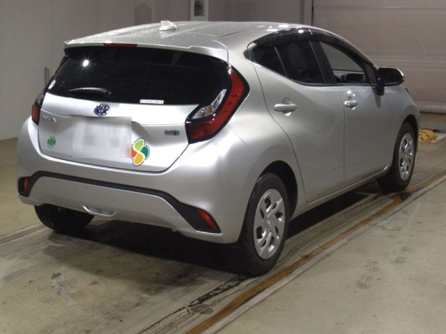 TOYOTA AQUA 2023