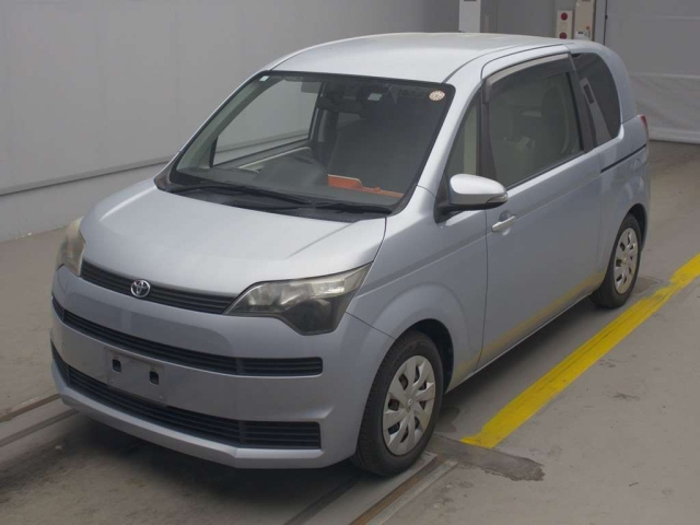 TOYOTA SPADE 2013