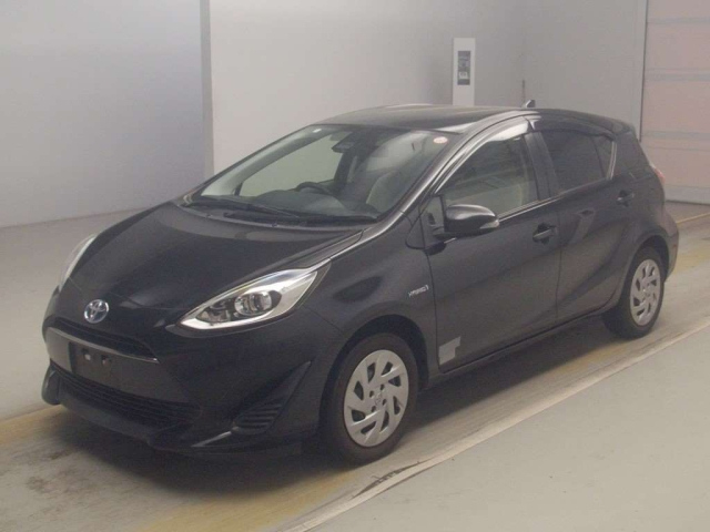 TOYOTA AQUA 2017