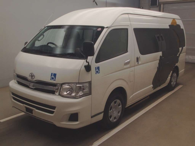 TOYOTA HIACE 2012