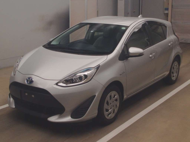 TOYOTA AQUA 2018