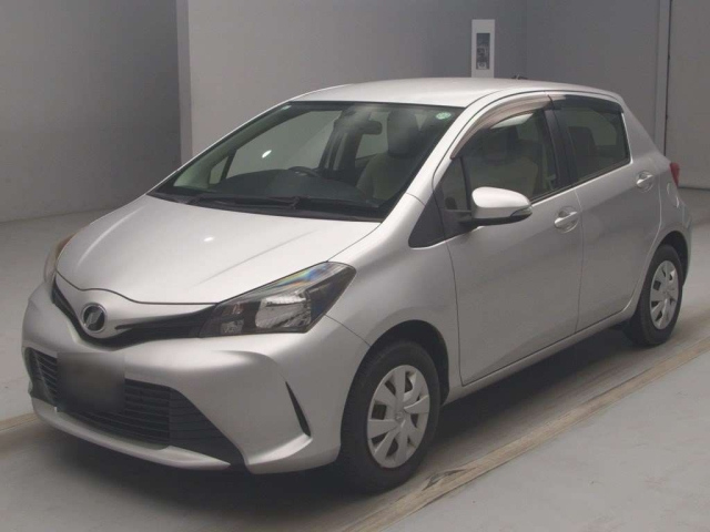 TOYOTA VITZ 2015
