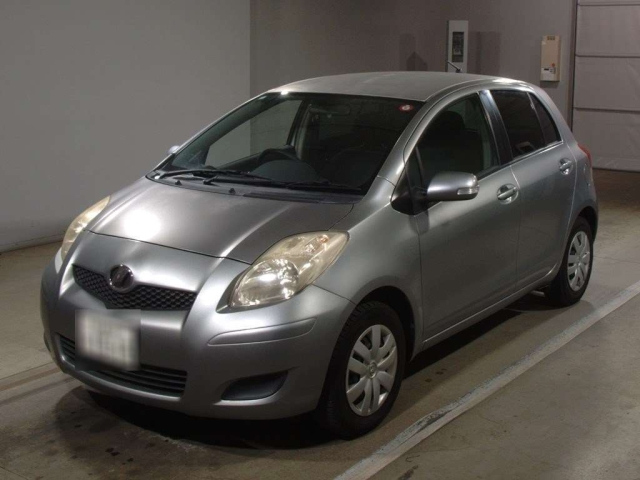 TOYOTA VITZ 2010