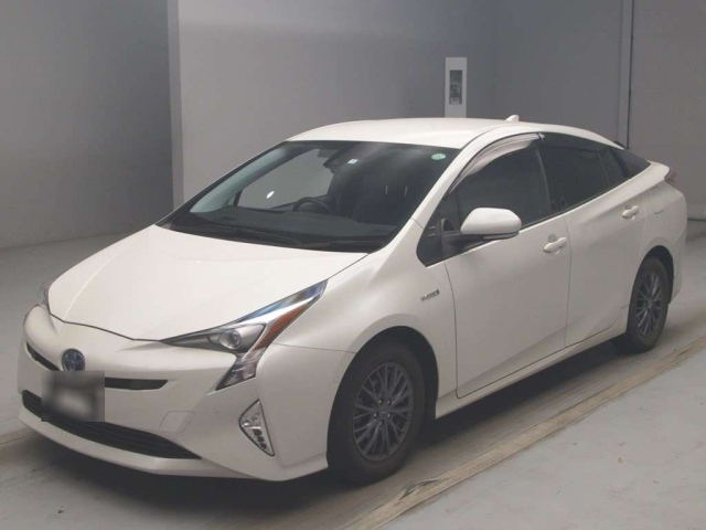 TOYOTA PRIUS 2016