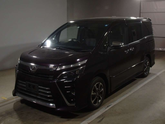 TOYOTA VOXY 2017