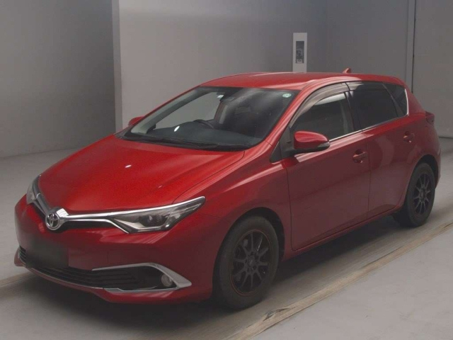 TOYOTA AURIS 2016