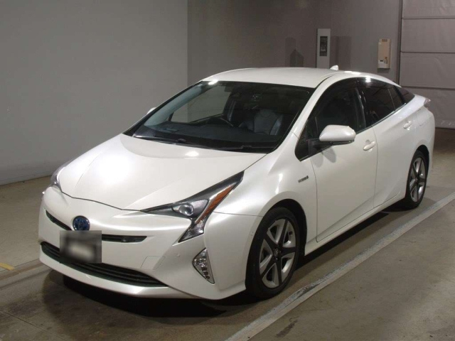 TOYOTA PRIUS 2016