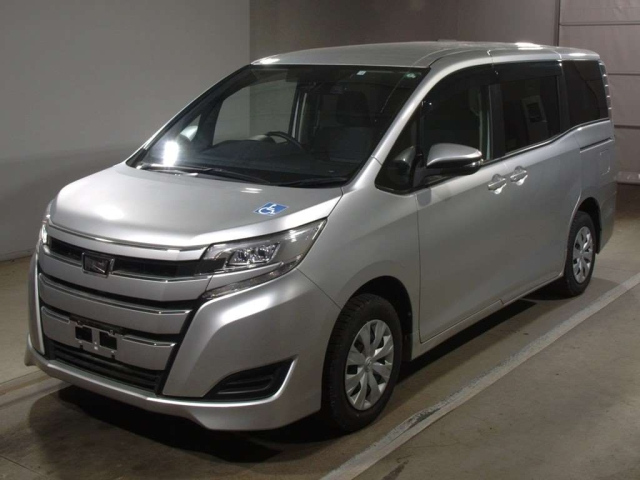 TOYOTA NOAH 2020