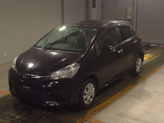 TOYOTA VITZ 2015