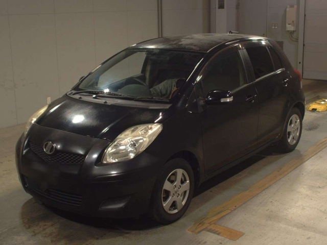 TOYOTA VITZ 2010
