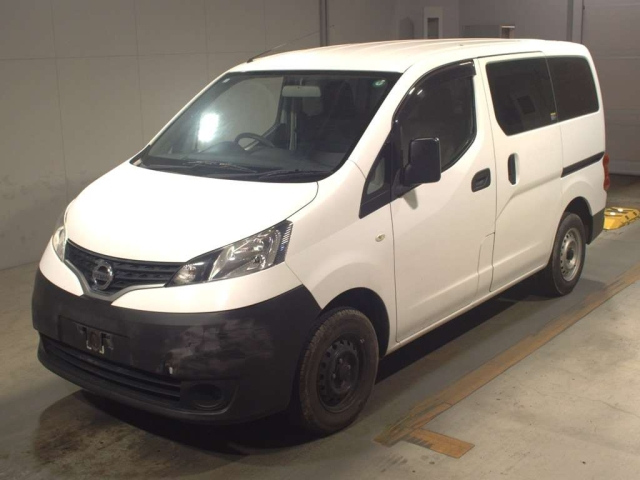 NISSAN NV200 2020