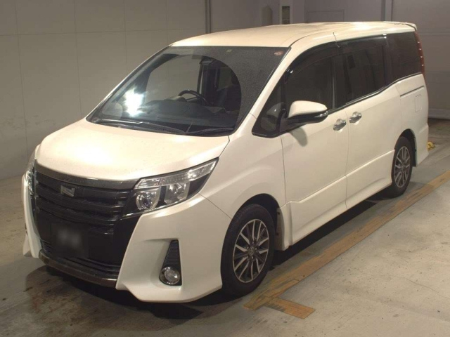 TOYOTA NOAH 2016