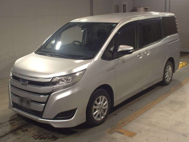 TOYOTA NOAH 2020