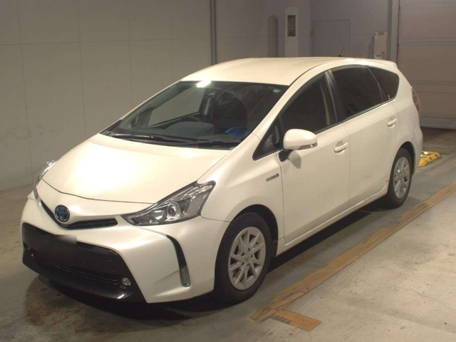 TOYOTA PRIUS ALPHA 2018