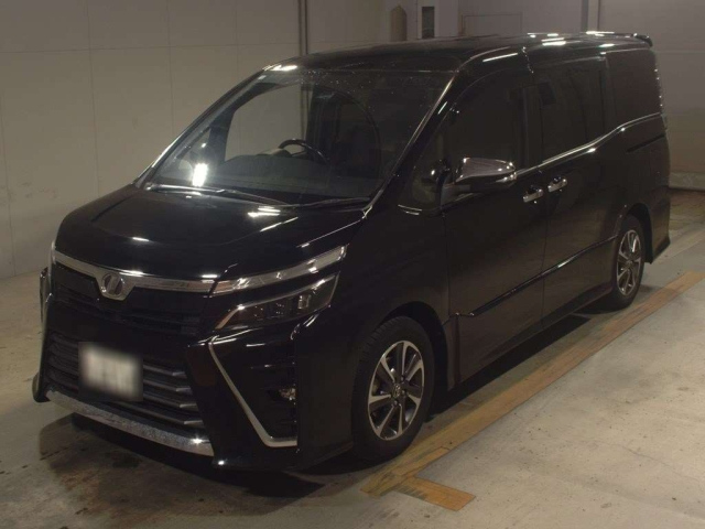 TOYOTA VOXY 2018