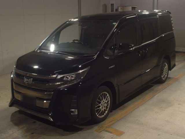 TOYOTA NOAH 2019