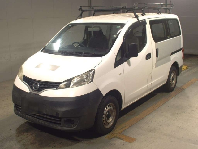 NISSAN NV200 2018