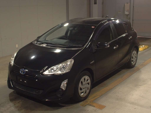 TOYOTA AQUA 2016
