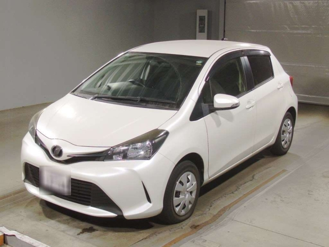 TOYOTA VITZ 2015