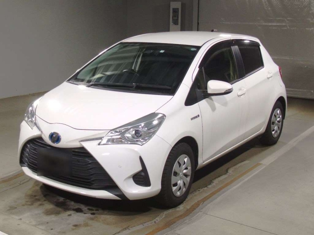 TOYOTA VITZ 2020