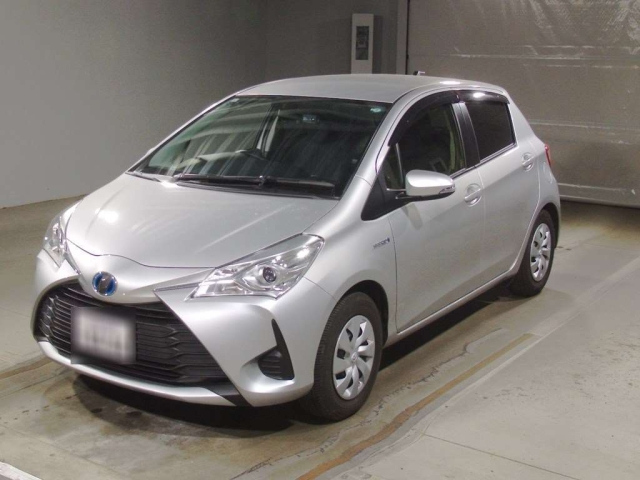 TOYOTA VITZ 2019
