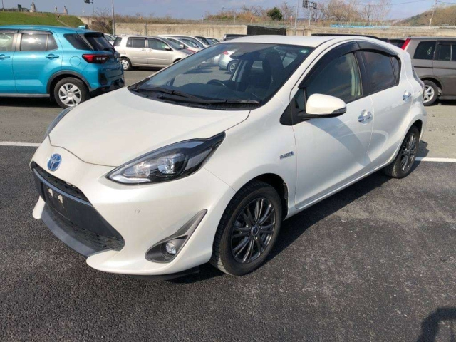 TOYOTA AQUA 2019