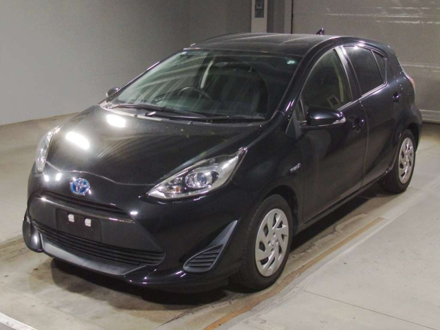 TOYOTA AQUA 2018