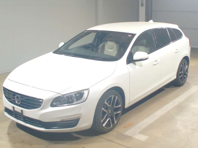 VOLVO V60 2016
