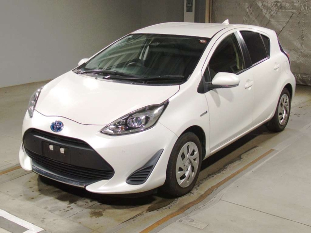 TOYOTA AQUA 2019