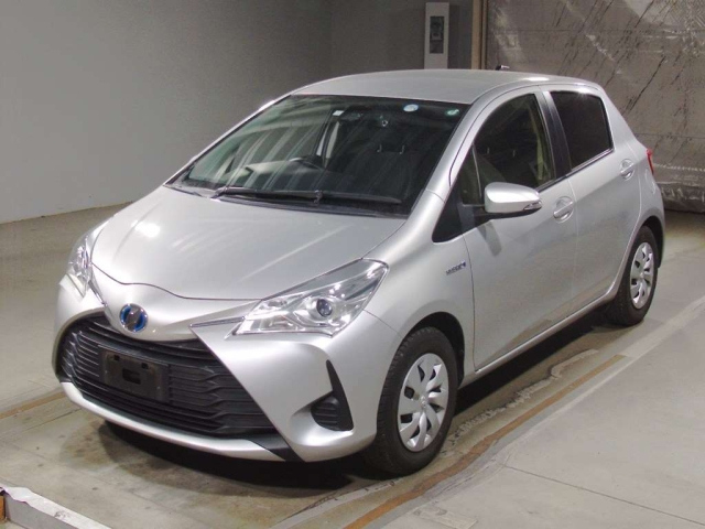 TOYOTA VITZ 2020