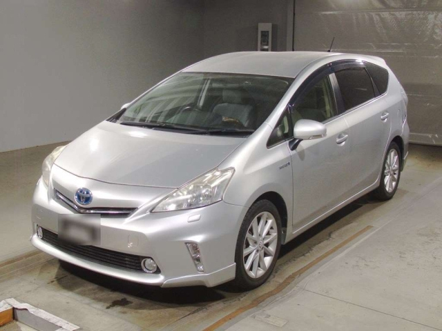 TOYOTA PRIUS ALPHA 2012