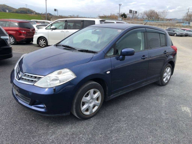 NISSAN TIIDA 2010