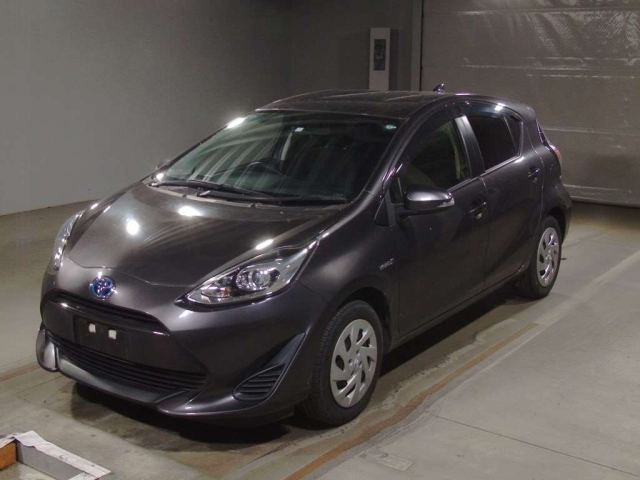 TOYOTA AQUA 2018