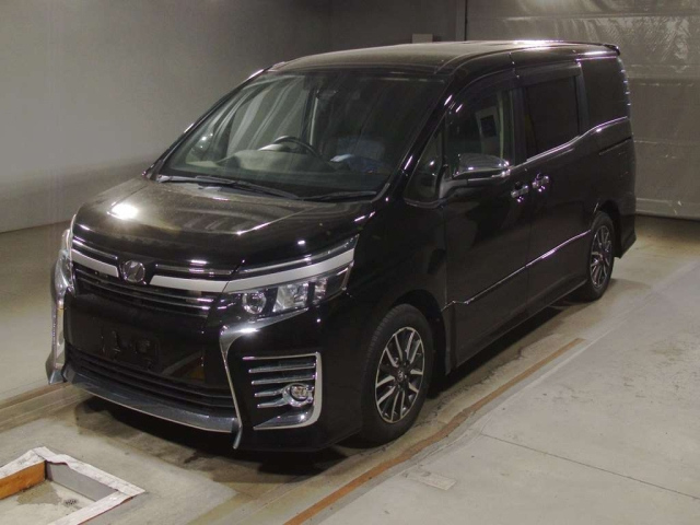 TOYOTA VOXY 2016