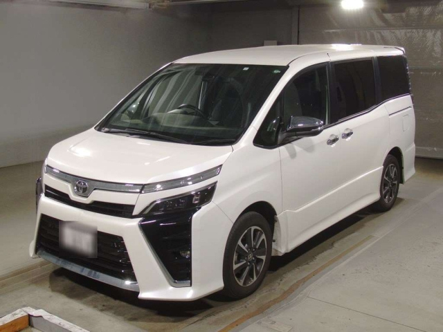 TOYOTA VOXY 2021