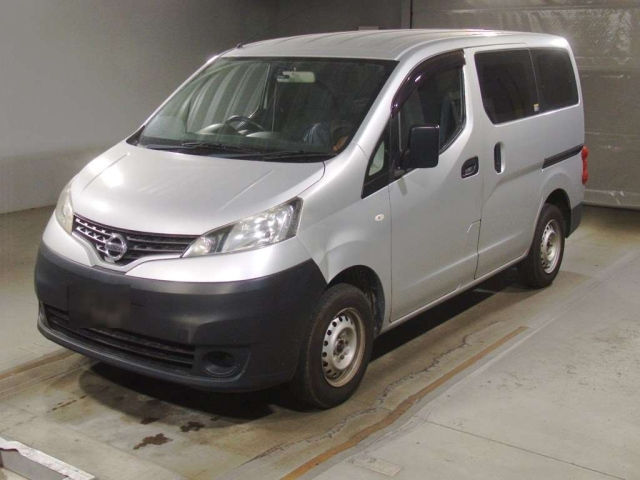 NISSAN NV200 2018