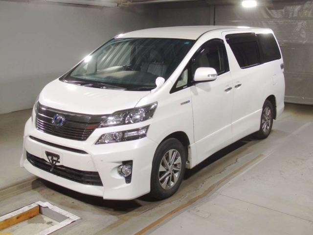 TOYOTA VELLFIRE 2013