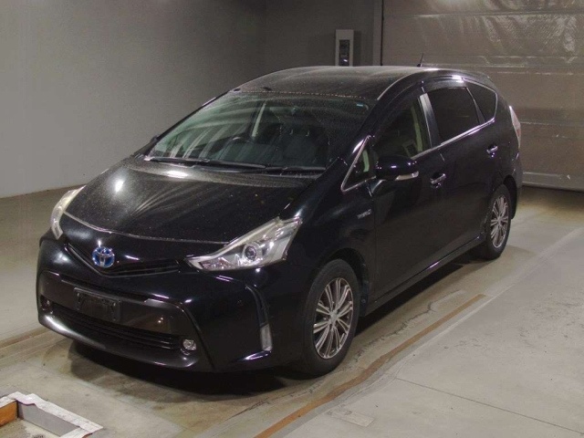 TOYOTA PRIUS ALPHA 2015