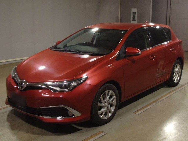 TOYOTA AURIS 2016