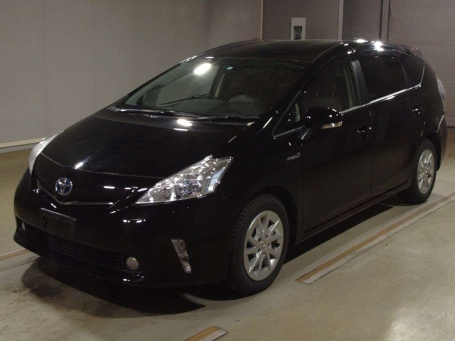 TOYOTA PRIUS ALPHA 2012