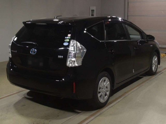 TOYOTA PRIUS ALPHA 2012