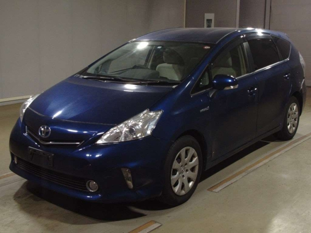 TOYOTA PRIUS ALPHA 2012
