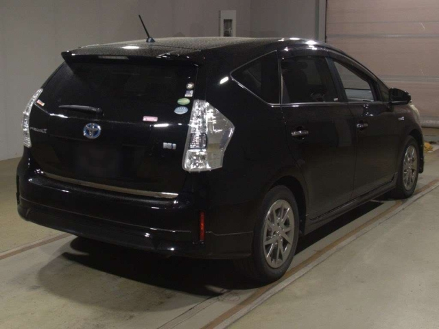 TOYOTA PRIUS ALPHA 2014