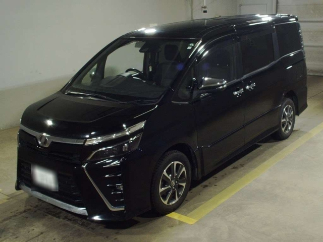 TOYOTA VOXY 2019